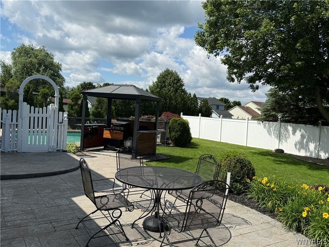 24 Gale Drive, Lancaster, NY 14086