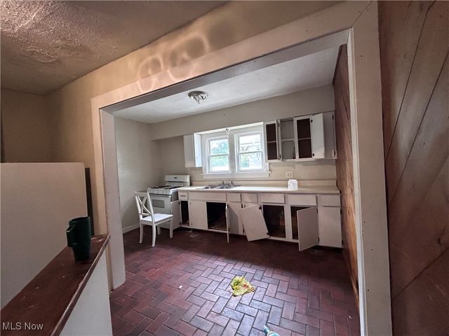 837 Yale Street, Akron, OH 44311