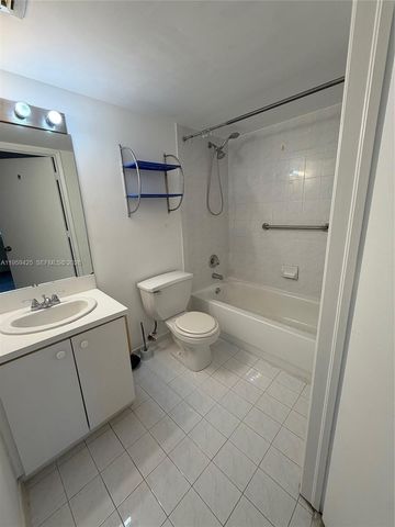 551 NW 82nd Ave 518, Miami, FL 33126