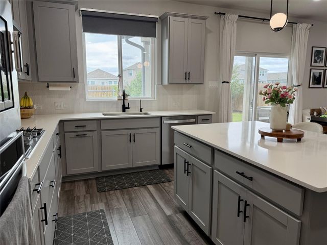 503 Gray Fox LOOP, Hutto, TX 78634