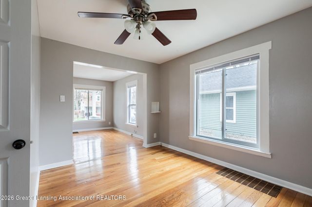 520 S Leslie Street, Lansing, MI 48912
