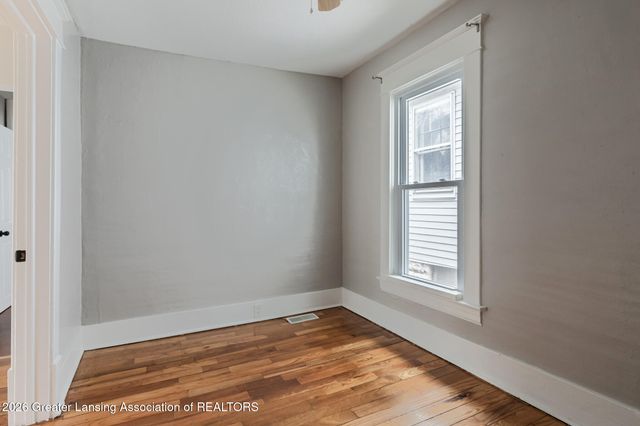 520 S Leslie Street, Lansing, MI 48912