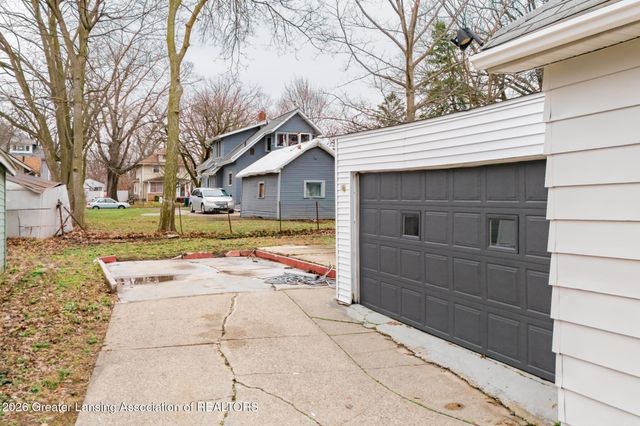 520 S Leslie Street, Lansing, MI 48912