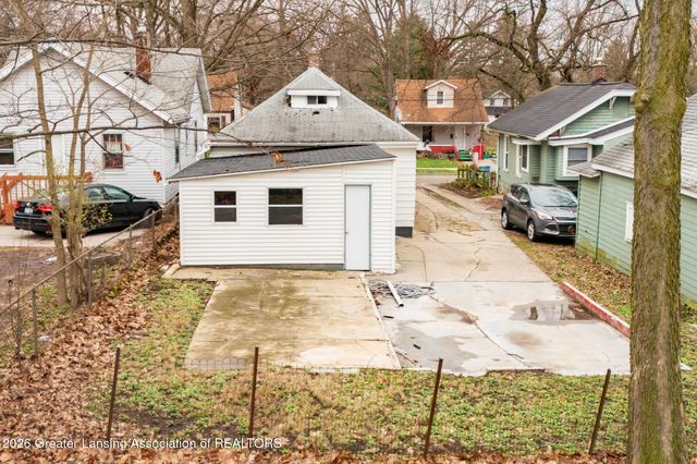 520 S Leslie Street, Lansing, MI 48912