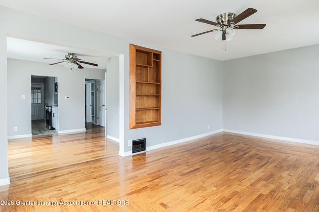 520 S Leslie Street, Lansing, MI 48912