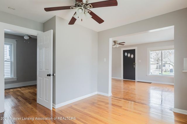 520 S Leslie Street, Lansing, MI 48912