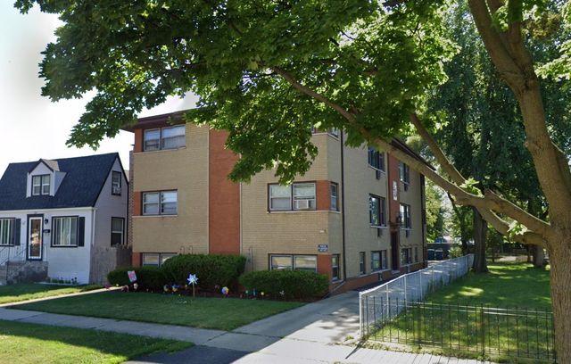 2008 N 18th Avenue G, Melrose Park, IL 60160