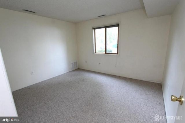1105 ASPEN DR, Plainsboro, NJ 08536