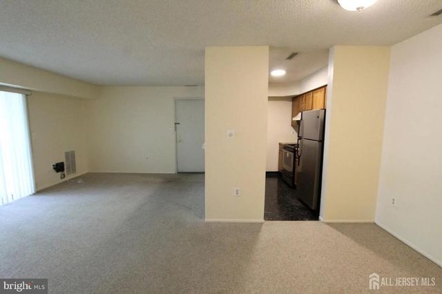 1105 ASPEN DR, Plainsboro, NJ 08536