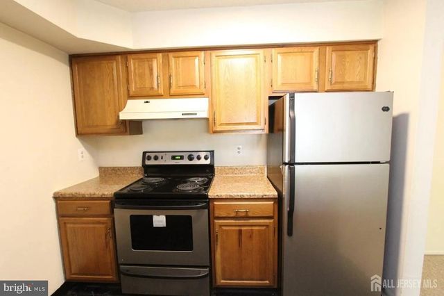 1105 ASPEN DR, Plainsboro, NJ 08536
