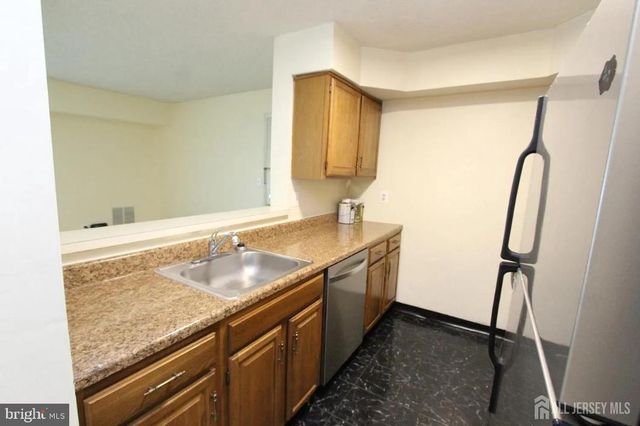 1105 ASPEN DR, Plainsboro, NJ 08536