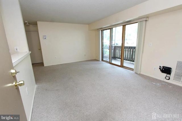 1105 ASPEN DR, Plainsboro, NJ 08536