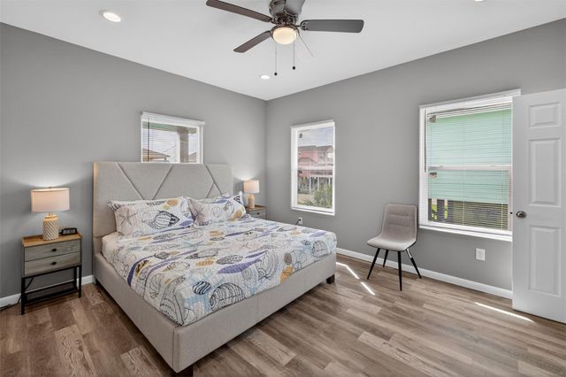 971 Meynig Drive, Crystal Beach, TX 77650