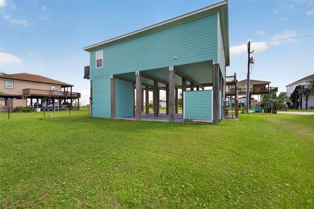 971 Meynig Drive, Crystal Beach, TX 77650