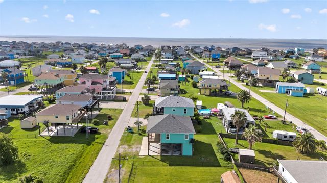 971 Meynig Drive, Crystal Beach, TX 77650