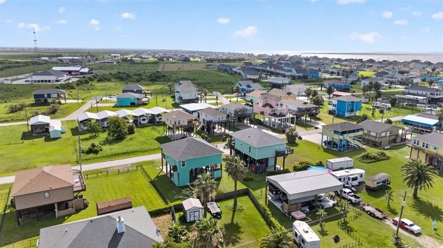 971 Meynig Drive, Crystal Beach, TX 77650