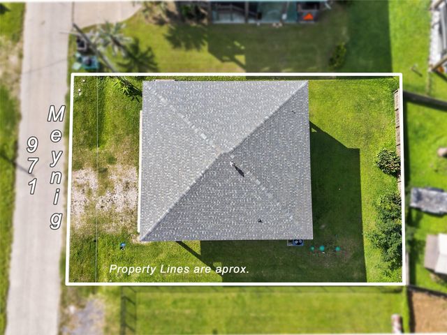 971 Meynig Drive, Crystal Beach, TX 77650