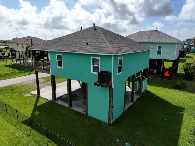 971 Meynig Drive, Crystal Beach, TX 77650