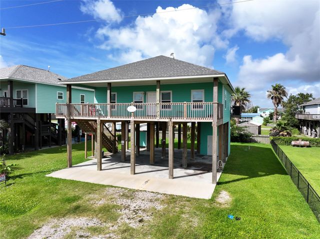971 Meynig Drive, Crystal Beach, TX 77650