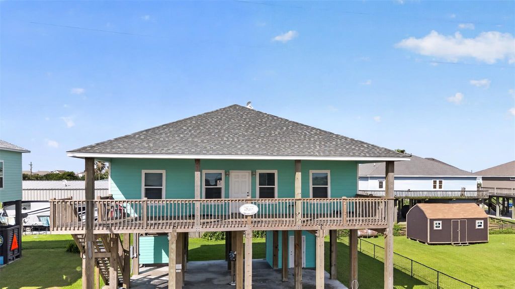 971 Meynig Drive, Crystal Beach, TX 77650