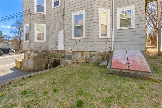 293 Albion St, Wakefield, MA 01880