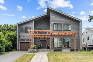 27 Weatherly Avenue, Newport, RI 02840