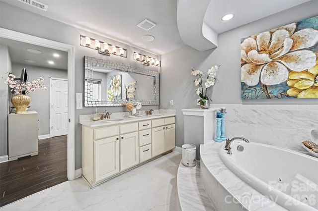 14832 Brighton Place, Charlotte, NC 28227