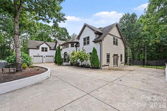 14832 Brighton Place, Charlotte, NC 28227