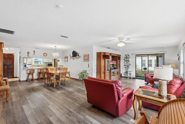 33 OCEAN BREEZE CIRCLE, Ormond Beach, FL 32176