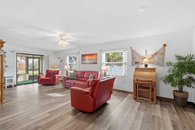 33 OCEAN BREEZE CIRCLE, Ormond Beach, FL 32176