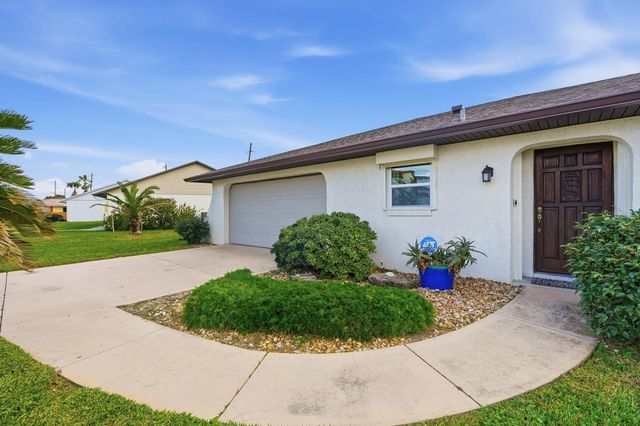 33 OCEAN BREEZE CIRCLE, Ormond Beach, FL 32176