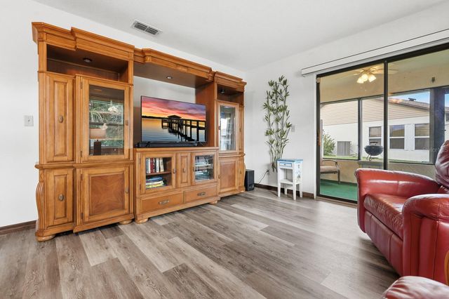 33 OCEAN BREEZE CIRCLE, Ormond Beach, FL 32176