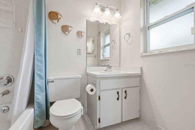 33 OCEAN BREEZE CIRCLE, Ormond Beach, FL 32176