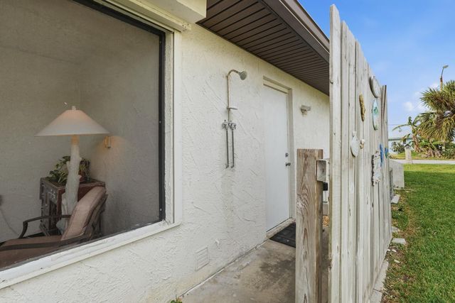 33 OCEAN BREEZE CIRCLE, Ormond Beach, FL 32176