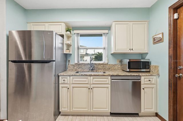 33 OCEAN BREEZE CIRCLE, Ormond Beach, FL 32176