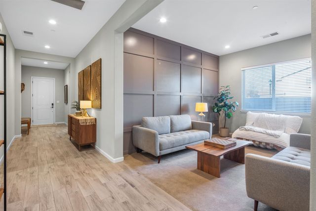 500 Brinwood Way, Oakley, CA 94561