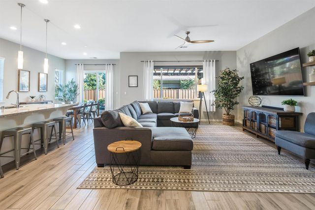 500 Brinwood Way, Oakley, CA 94561