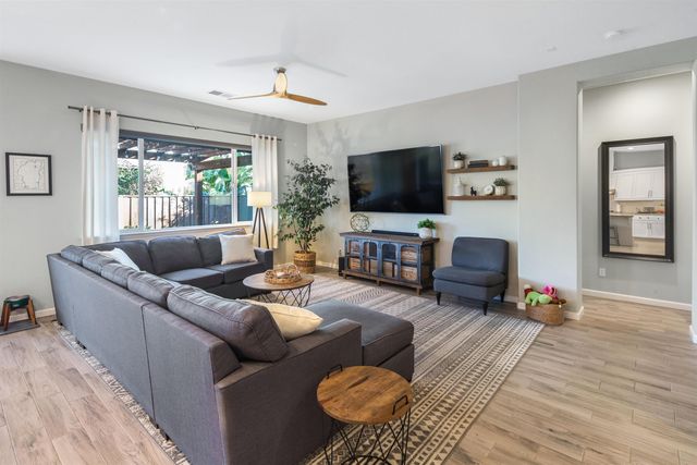 500 Brinwood Way, Oakley, CA 94561