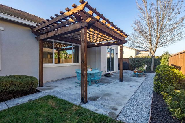 500 Brinwood Way, Oakley, CA 94561