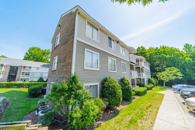 9519 University Terrace Drive A, Charlotte, NC 28262