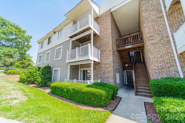 9519 University Terrace Drive A, Charlotte, NC 28262