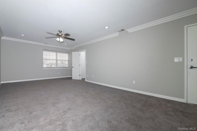 425 Newbridge Road 40, East Meadow, NY 11554