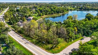 26478 W Laurel Avenue, Wauconda, IL 60084