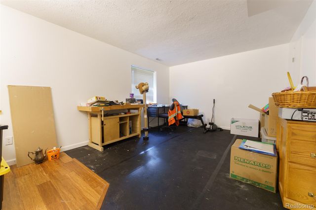 680 S 680 s hacker Road, Genoa Township, MI 48114