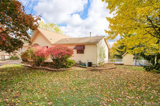 680 S 680 s hacker Road, Genoa Township, MI 48114