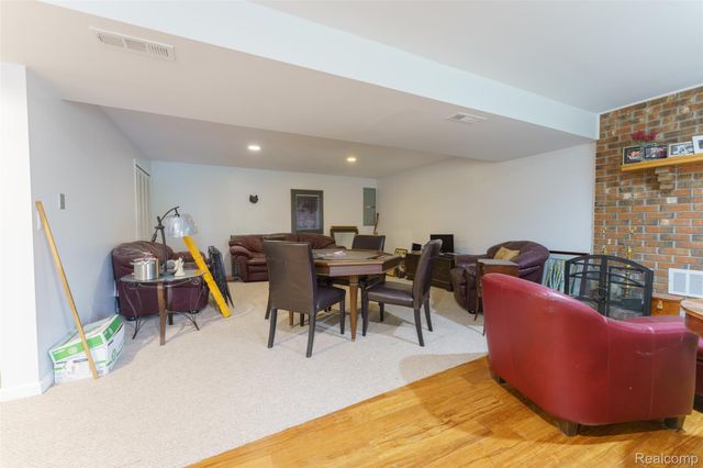 680 S 680 s hacker Road, Genoa Township, MI 48114