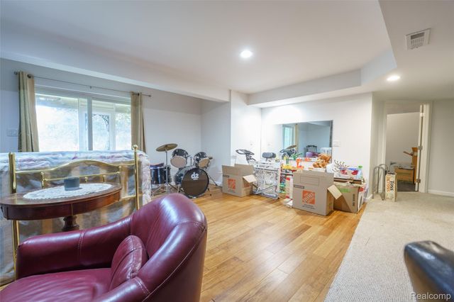 680 S 680 s hacker Road, Genoa Township, MI 48114