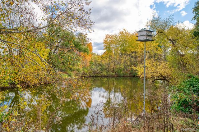 680 S 680 s hacker Road, Genoa Township, MI 48114