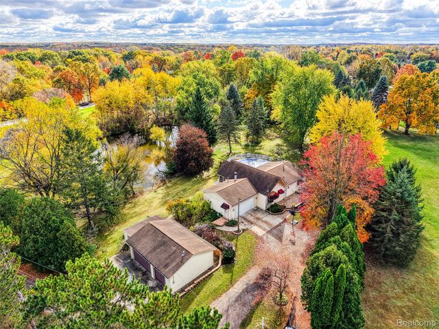 680 S 680 s hacker Road, Genoa Township, MI 48114