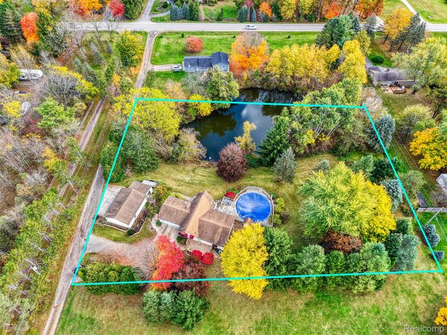 680 S 680 s hacker Road, Genoa Township, MI 48114